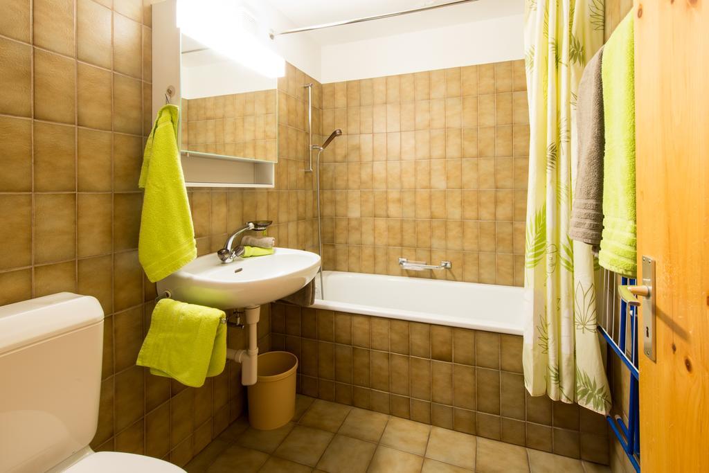 Ferienwohnungen Muntschi Andeer Room photo